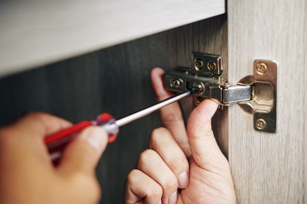 Cabinet Hinge Installation in Copperas Cove